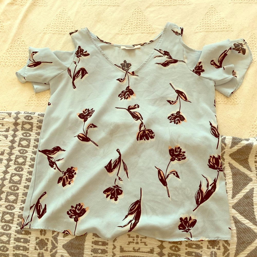 Peekaboo Shoulder Blouse